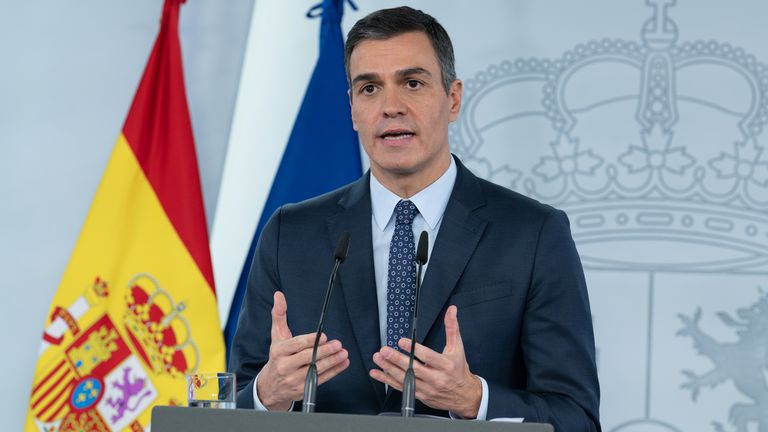 El presidente del Gobierno, Pedro Sánchez, este domingo en La Moncloa.