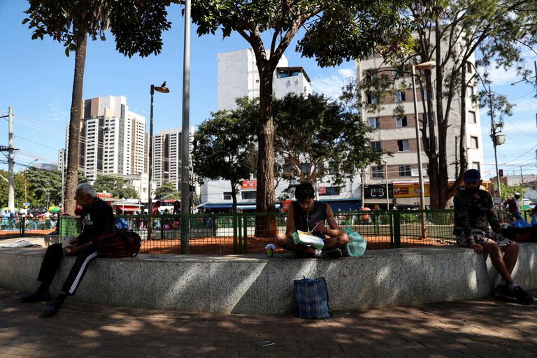 Un hombre que ha perdido su empleo por la crisis del coronavirus, a finales de julio en São Paulo.