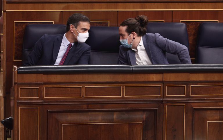 El presidente del Gobierno, Pedro Sánchez, y el vicepresidente segundo del Gobierno, Pablo Iglesias, el pasado jueves en el Congreso.