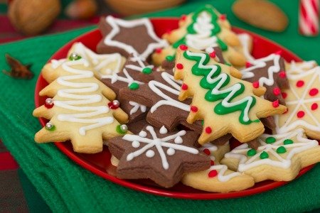 Tradiciones festivas memorables para comenzar con su nueva familia, galletas navideñas 