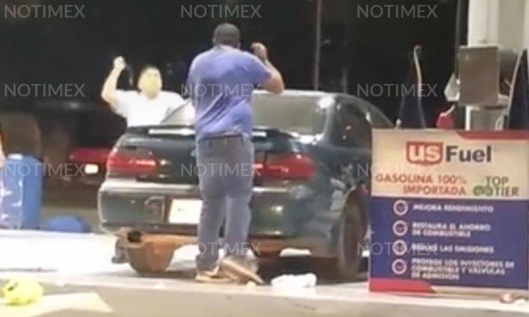 Video: intenta robar gasolinera recibe golpiza de clientes en Chihuahua
