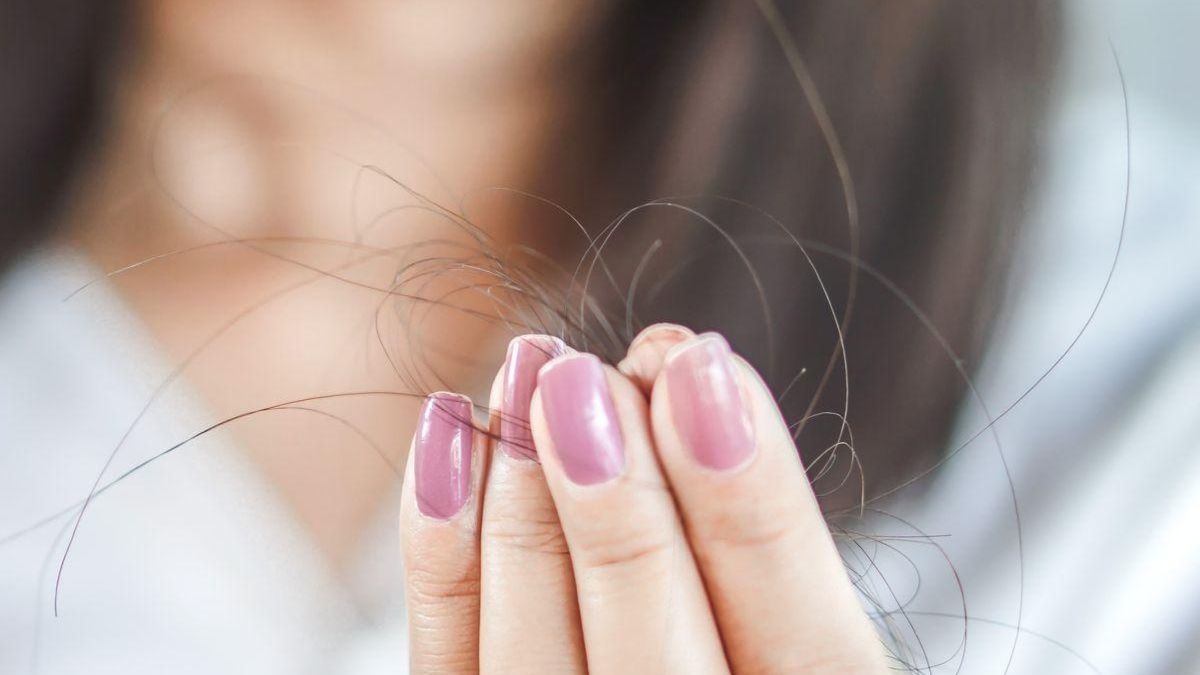 ¿Quieres frenar la caída del cabello en otoño? Apunta estos consejos
