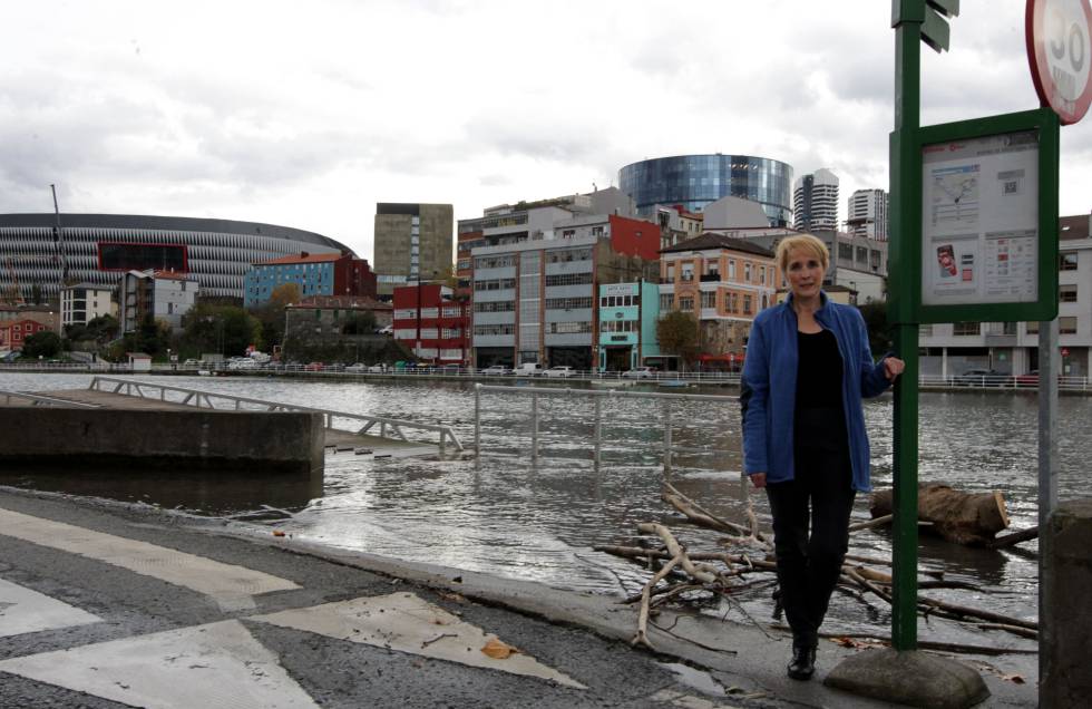 Anabel Toyos vive en la isla artificial de Zorrotzaurre (Bilbao).