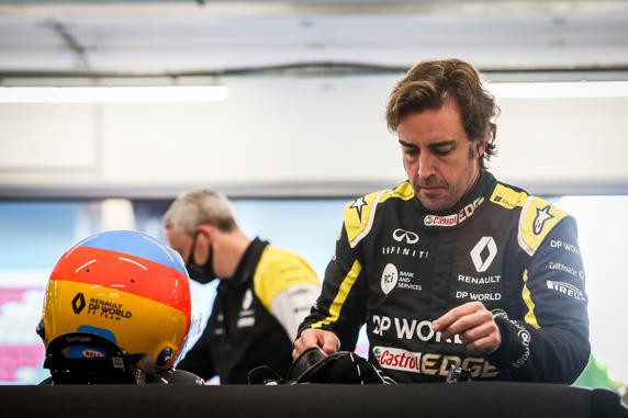 Fernando Alonso, en su test con Renault en el Circuit de Barcelona-Catalunya