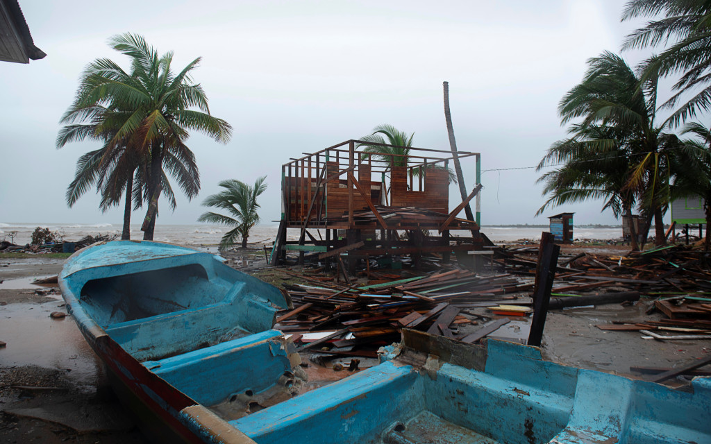 Potente huracán Iota azota Centroamérica