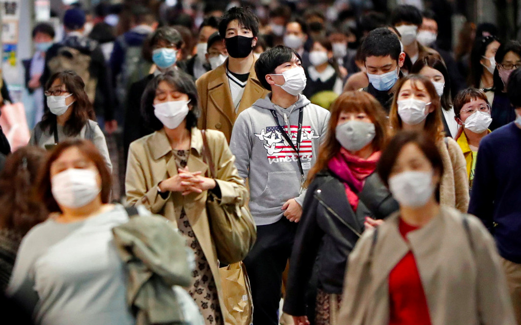 Tokio declara alerta máxima por aumento récord de contagios de Covid