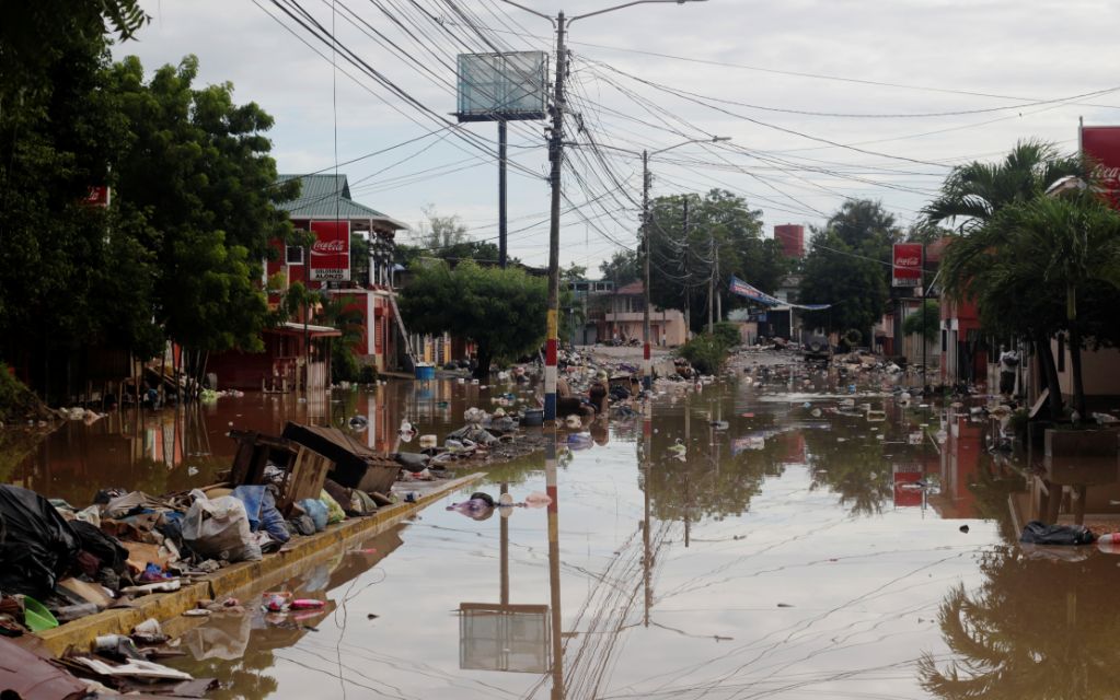Cifra de muertos por Iota crece lentamente en Centroamérica en medio de esfuerzos de rescates
