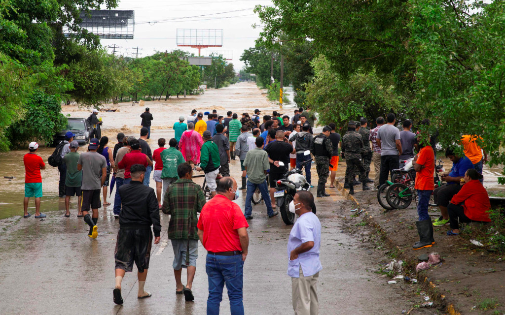 Presidente de Honduras pide ayuda mundial para enfrentar ‘calamidad’ por ciclones