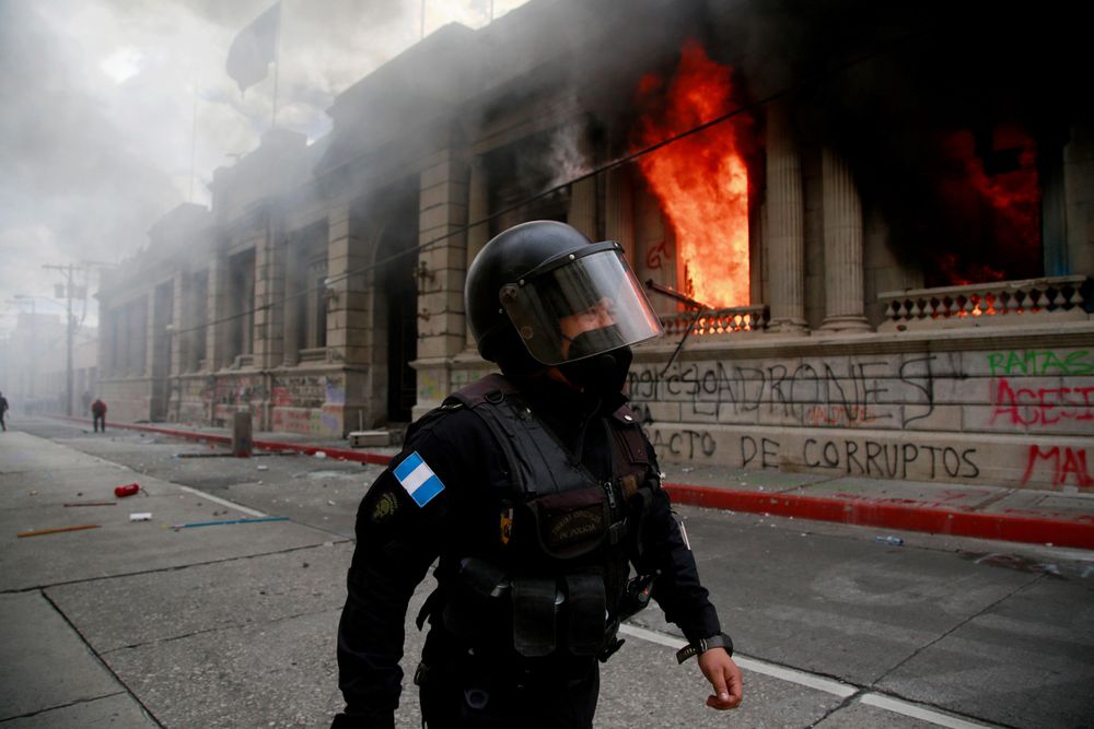 Protestas masivas en Guatemala para pedir la renuncia del presidente