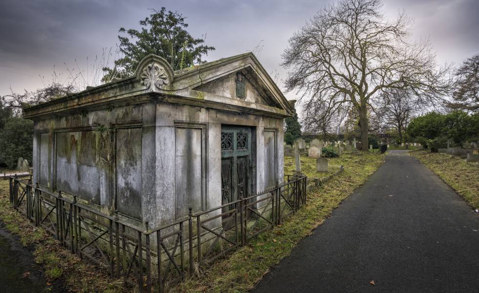 Un panteón en el cementerio de Brompton, en Londres.