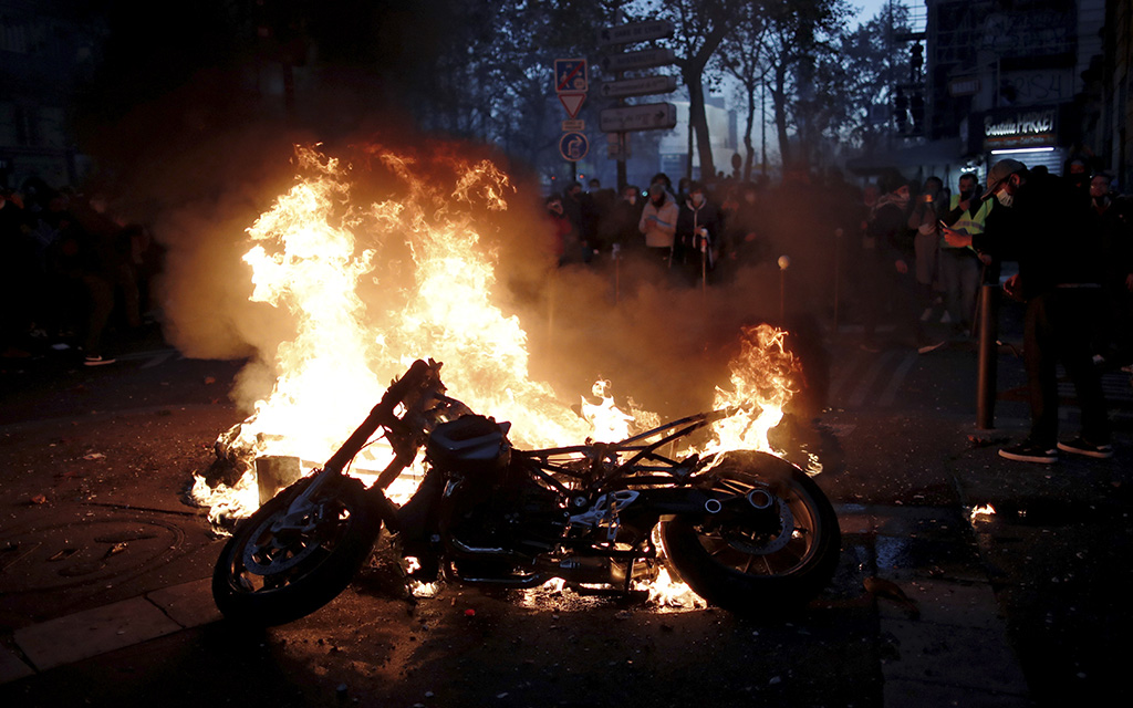 Disturbios en París contra la iniciativa de Ley de Seguridad impulsada por Macron