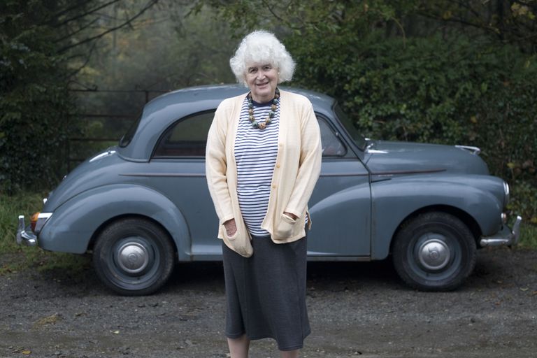 La escritora Jan Morris, en su casa de Llanystumdwy, al norte de Gales.
