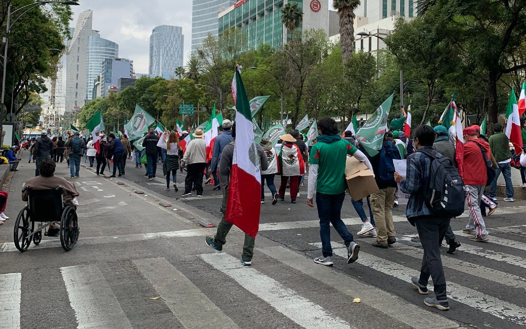 Frena marcha sobre Reforma por el “gran despertar de México” | Fotos y videos