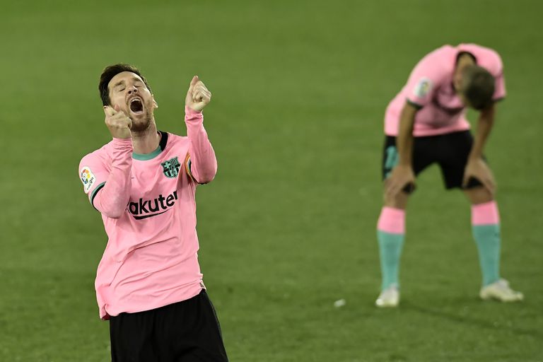 Messi se lamenta de una ocasión fallada frente al Alavés.