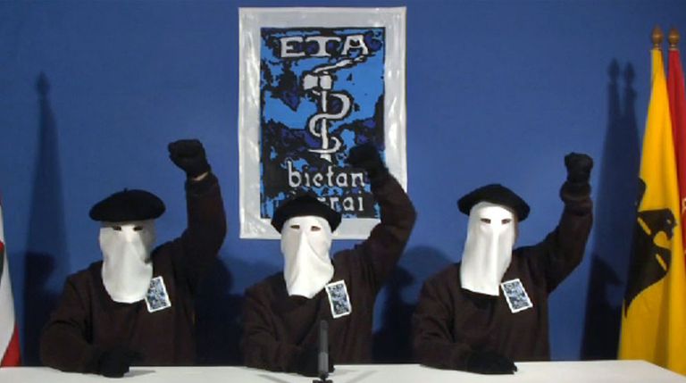 Comparecencia de los tres miembros de ETA que difundieron el comunicado de la banda sobre el alto el fuego.