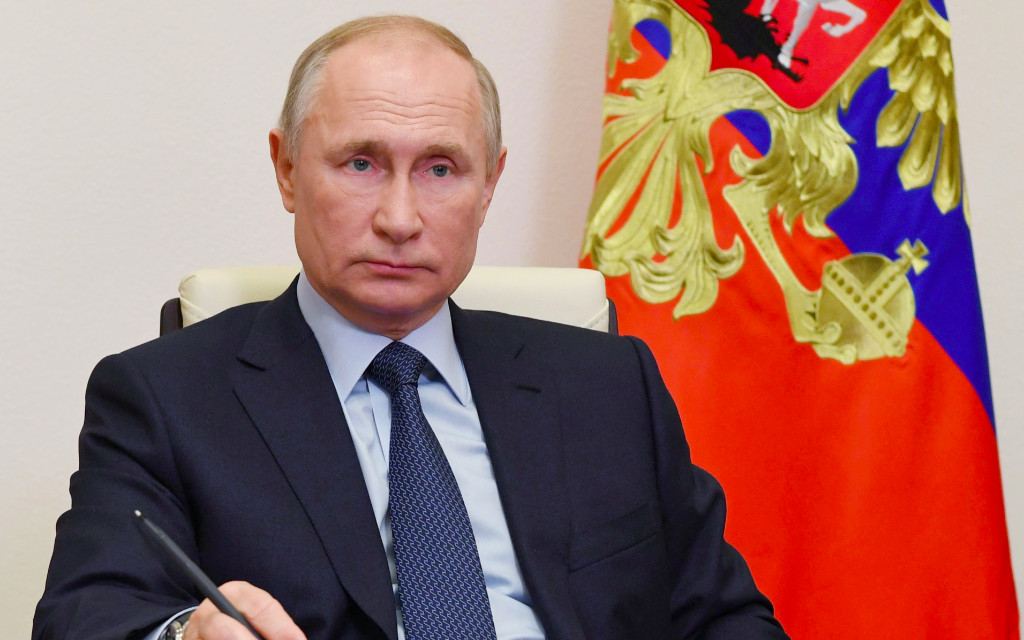 Putin abre planta para fármacos Covid-19 mientras Rusia registra récord diario de casos y muertes