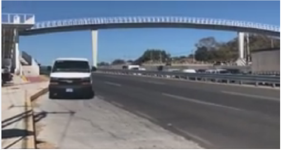 Se suicida joven en Querétaro,  se lanzó desde un puente peatonal de Paseo de la República