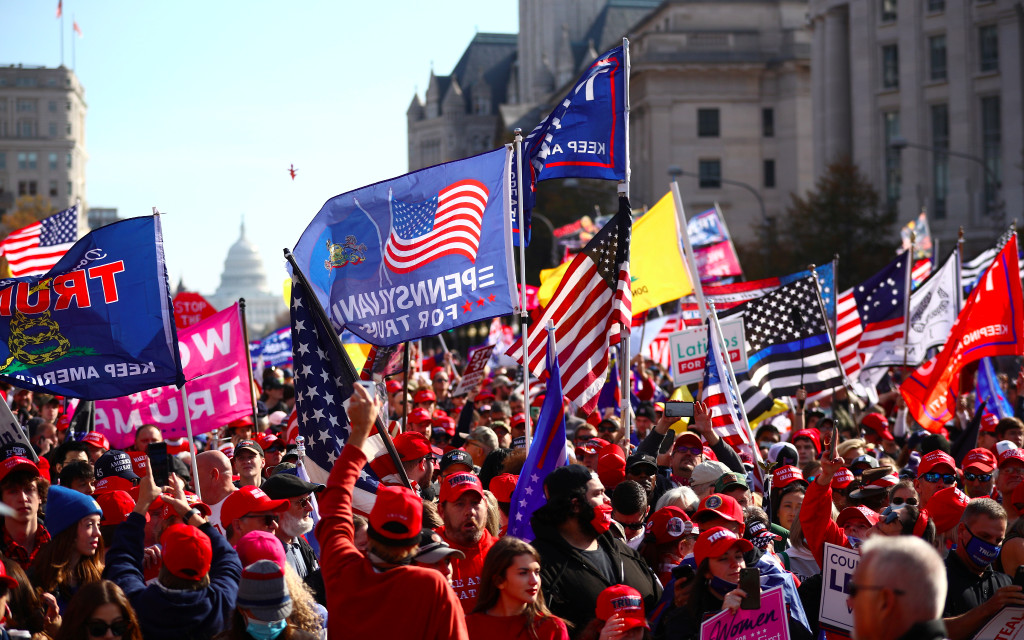 Trump se unió a sus partidarios en multitudinaria marcha en Washington | Videos