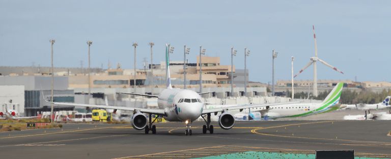 Avión en el que han viajado este martes 22 inmigrantes expulsados a Mauritania desde Gran Canaria.