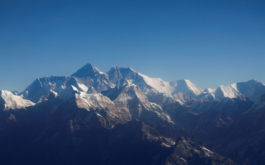 El monte Everest es más alto de lo que pensábamos, aseguran Nepal y China