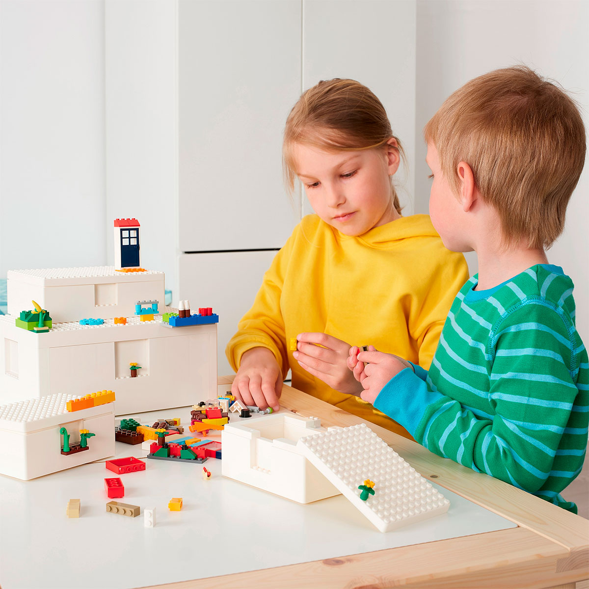 Colección de Lego e Ikea