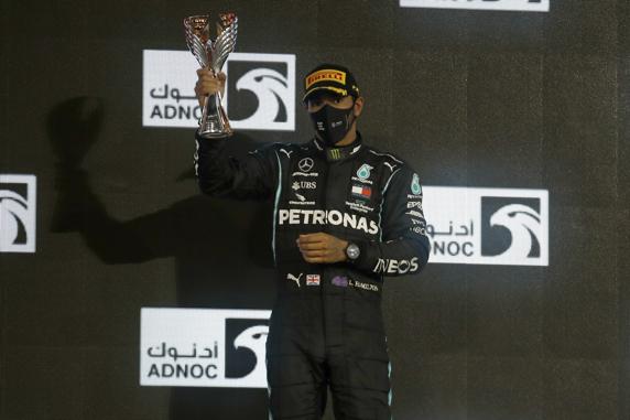 Hamilton, tercero en Abu Dhabi
