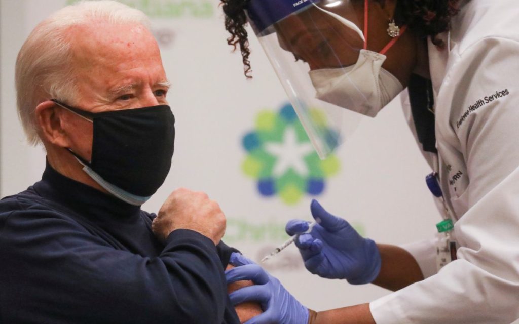 Biden recibe vacuna contra coronavirus