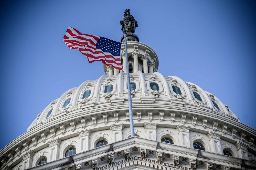 El líder republicano en el Senado bloquea el aumento de las ayudas pedido por Trump