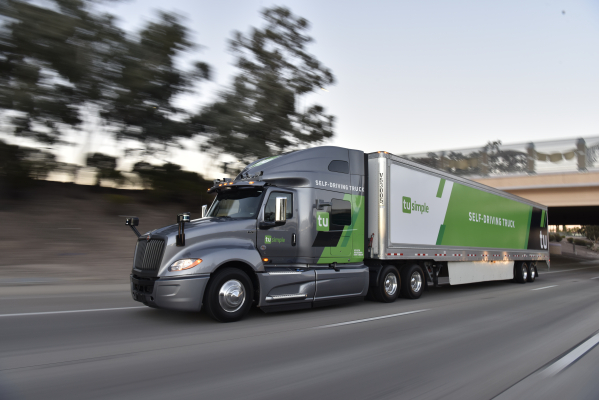 La startup de camiones autónomos TuSimple recauda 350 millones de dólares de los gigantes ferroviarios, minoristas y de transporte de EE. UU.