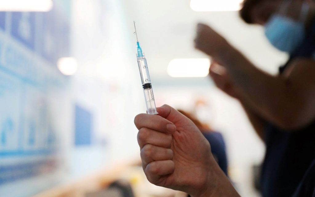 Lograr inmunidad de rebaño en EU requeriría vacunar hasta el 90% de la población: Fauci