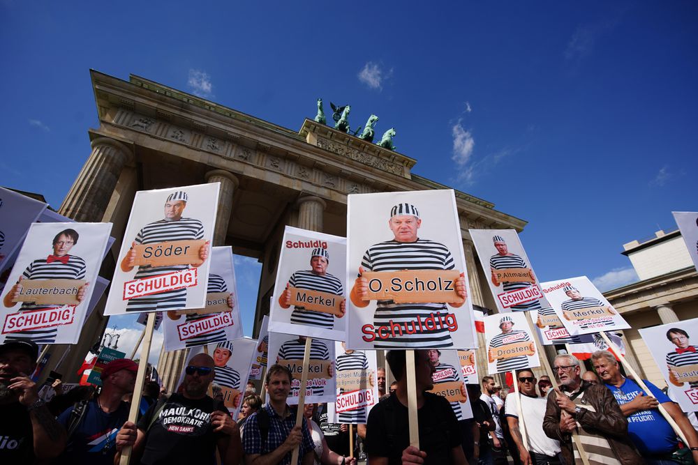 Los servicios secretos regionales de Alemania someten a vigilancia al movimiento escéptico con las medidas anticovid