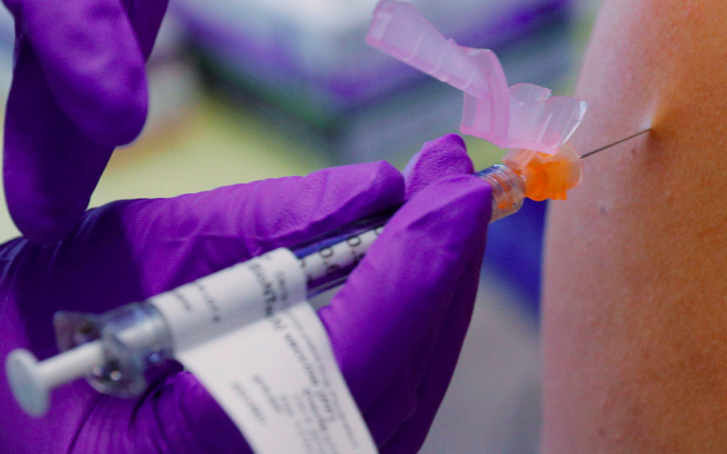 Pfizer se queja después de que funcionaria belga publicara precios de vacunas anti-Covid