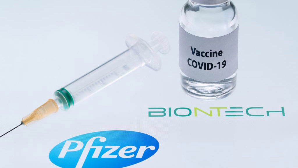Reino Unido, el primer país en aprobar el uso de la vacuna contra el coronavirus de Pfizer-BioNTech