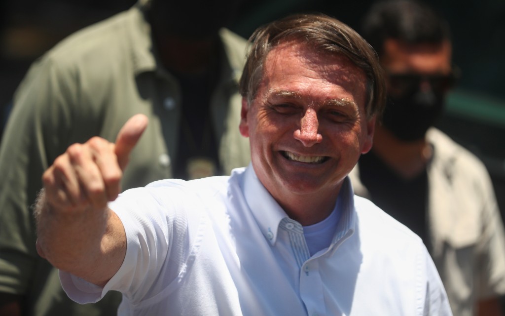 Vacunas anti-Covid-19 gratis para todos los brasileños, dice Bolsonaro