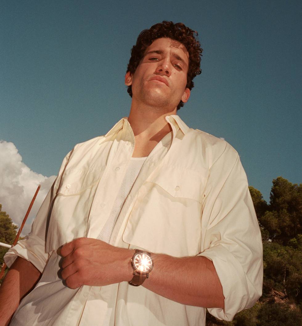 El reloj que lleva Jaime Lorente es la edición especial Ibiza del nuevo Bvlgari Bvlgari Cities