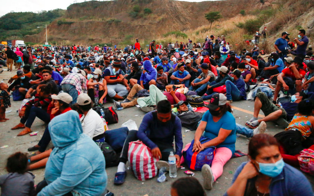 ‘No hay comida’, dicen migrantes de caravana con destino a EU y varada en Guatemala