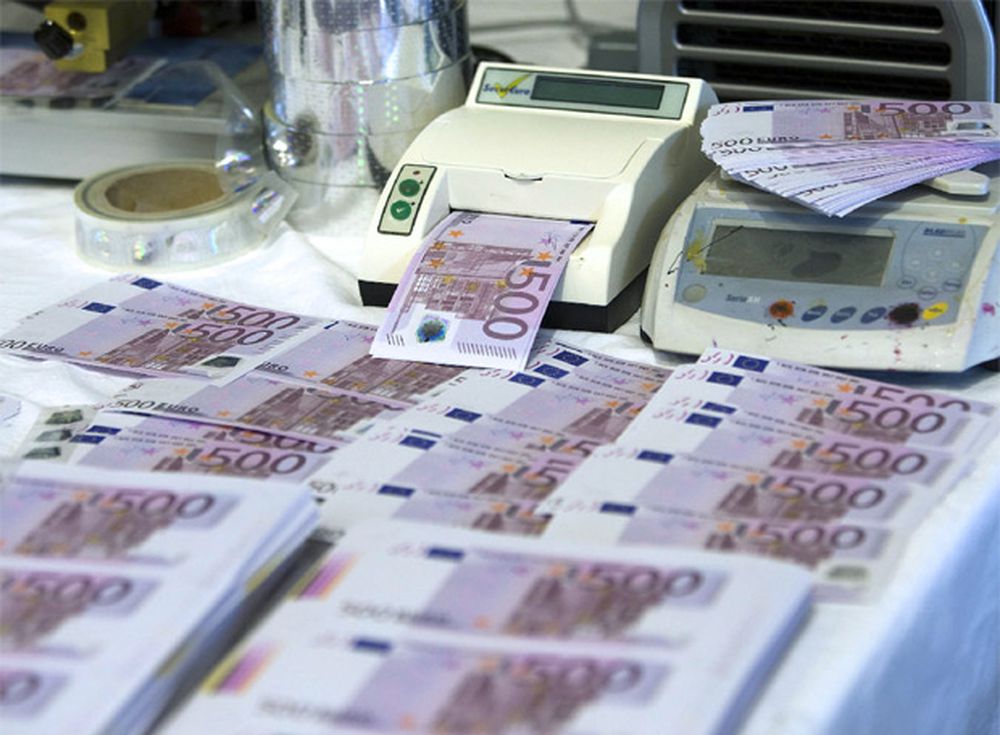 El número de billetes falsos cae a su nivel más bajo desde que existe el euro