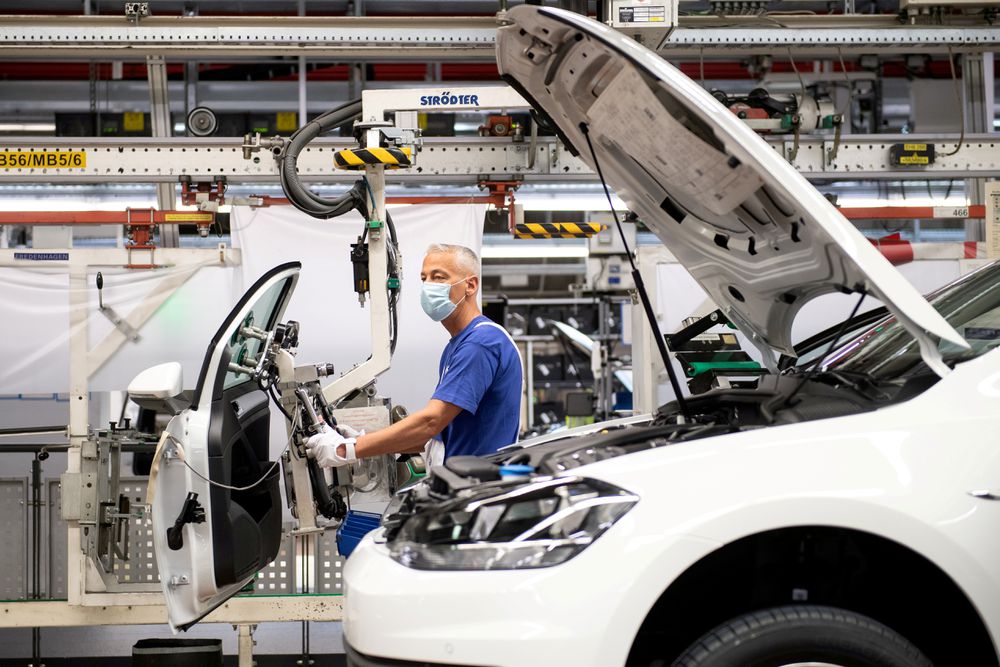 Volkswagen resiste a la pandemia gracias al mercado chino y espera ganar 10.000 millones en 2020