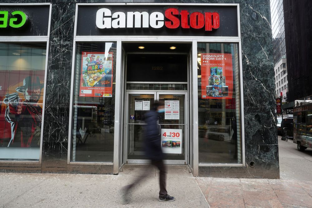 Caso Reddit: Los brókers retiran el veto a las compras de GameStop y la acción vuelve a dispararse