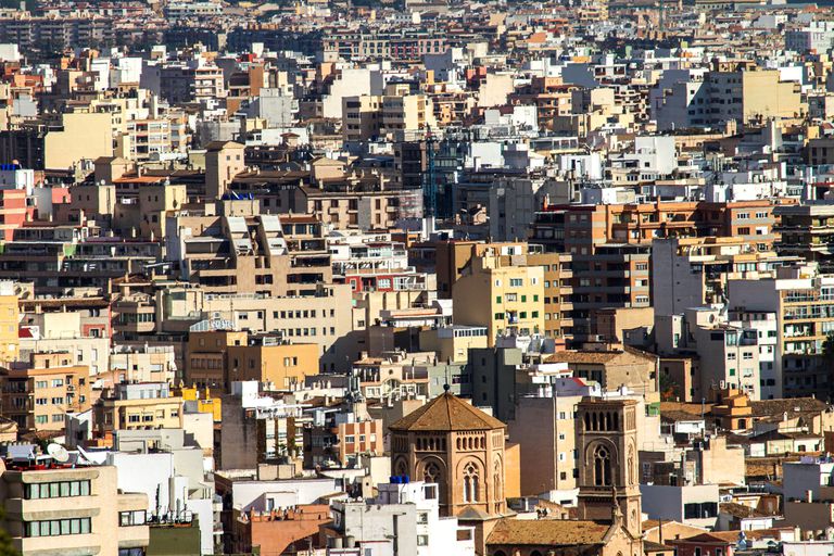 Vista aérea de Palma, la sexta ciudad donde más caro resultaría comprar todas sus casas.