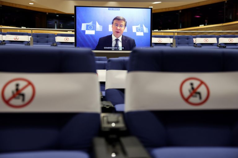 Valdis Dombrovskis, ayer durante su intervención telemática en Bruselas.