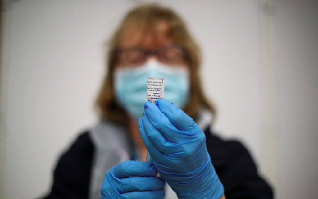Candidata a vacuna Covid de EU usa fondos de Fundación Gates para preparar ensayos en humanos