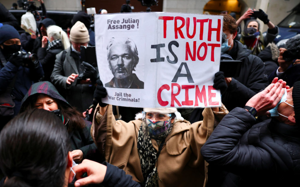 Líderes latinoamericanos celebran negativa a extradición de Assange; EU expresa su  descontento