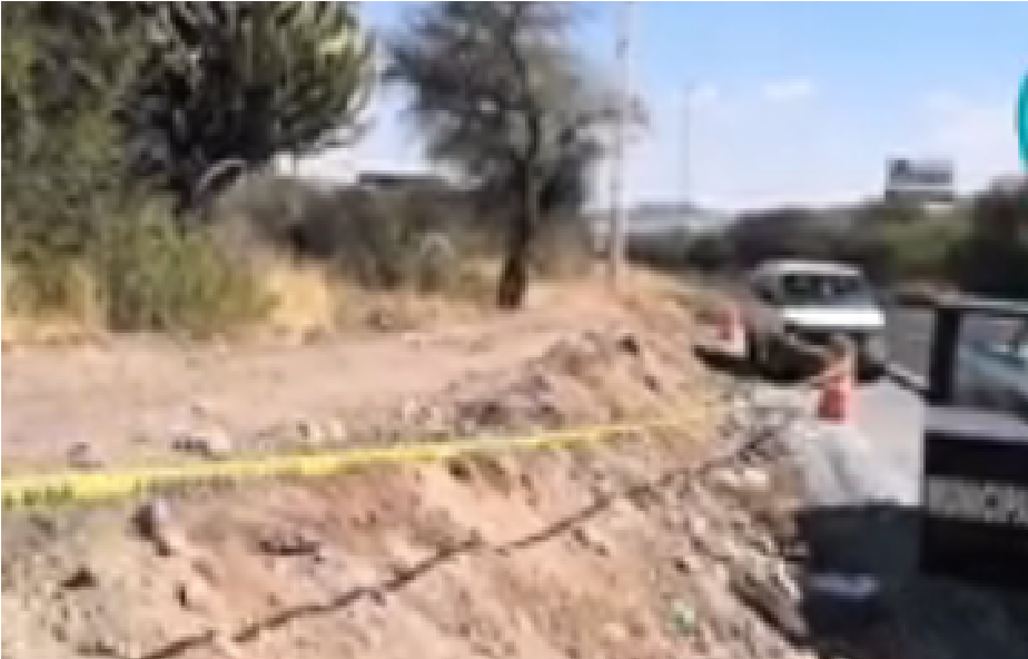 Se suicida un joven en Querétaro, lo hallan colgado de un árbol, a pie del Anillo Vial Fray Junípero Serra