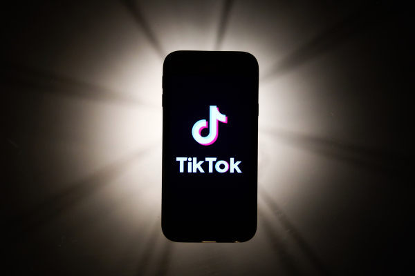 TikTok recibe quejas de consumidores, seguridad infantil y privacidad en Europa