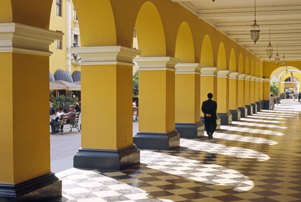 Detalle de la plaza de Armas de Lima.