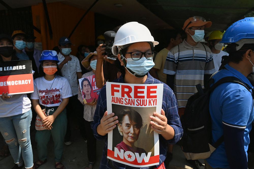 La junta de Myanmar acusa a Suu Kyi de aceptar sobornos por valor de 500.000 euros y 11 kilos de oro