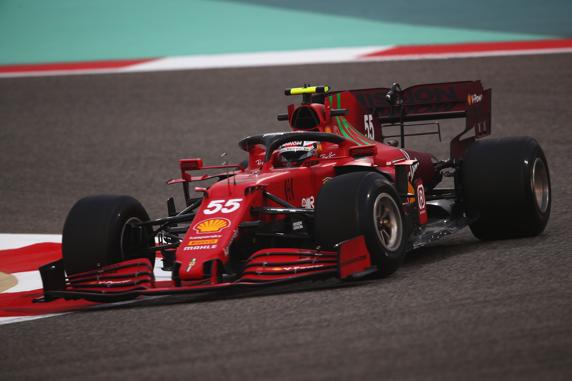 Carlos Sainz, en los test de pretemporada de F1 2021 con Ferrari