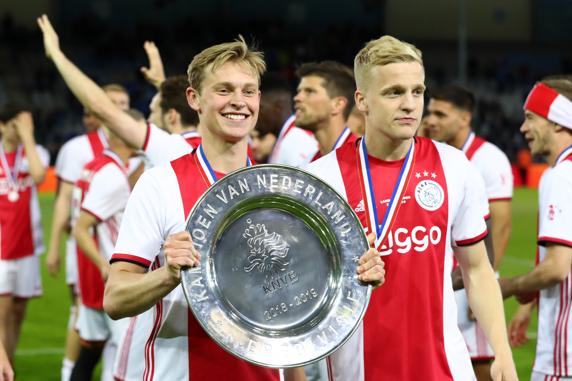 De Jong y Van de Beek lideraron al mejor Ajax de los últimos años