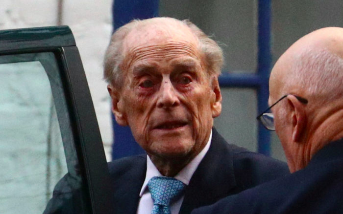 Reino Unido: Príncipe Felipe abandona hospital tras un mes de tratamiento
